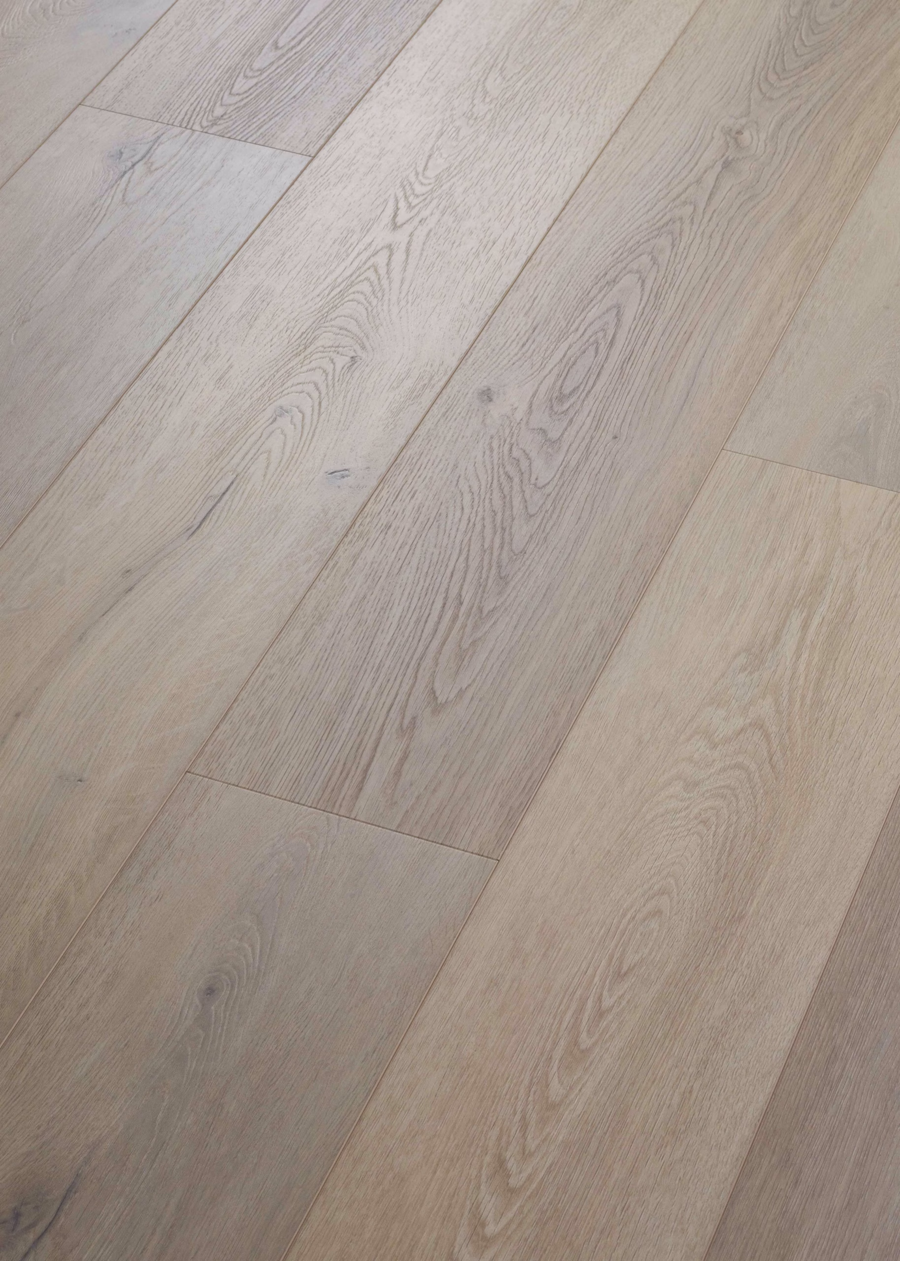 COREtec Egmont XL-END 2553 – Holzmaserung und Dielenfugen in der Schrägansicht
