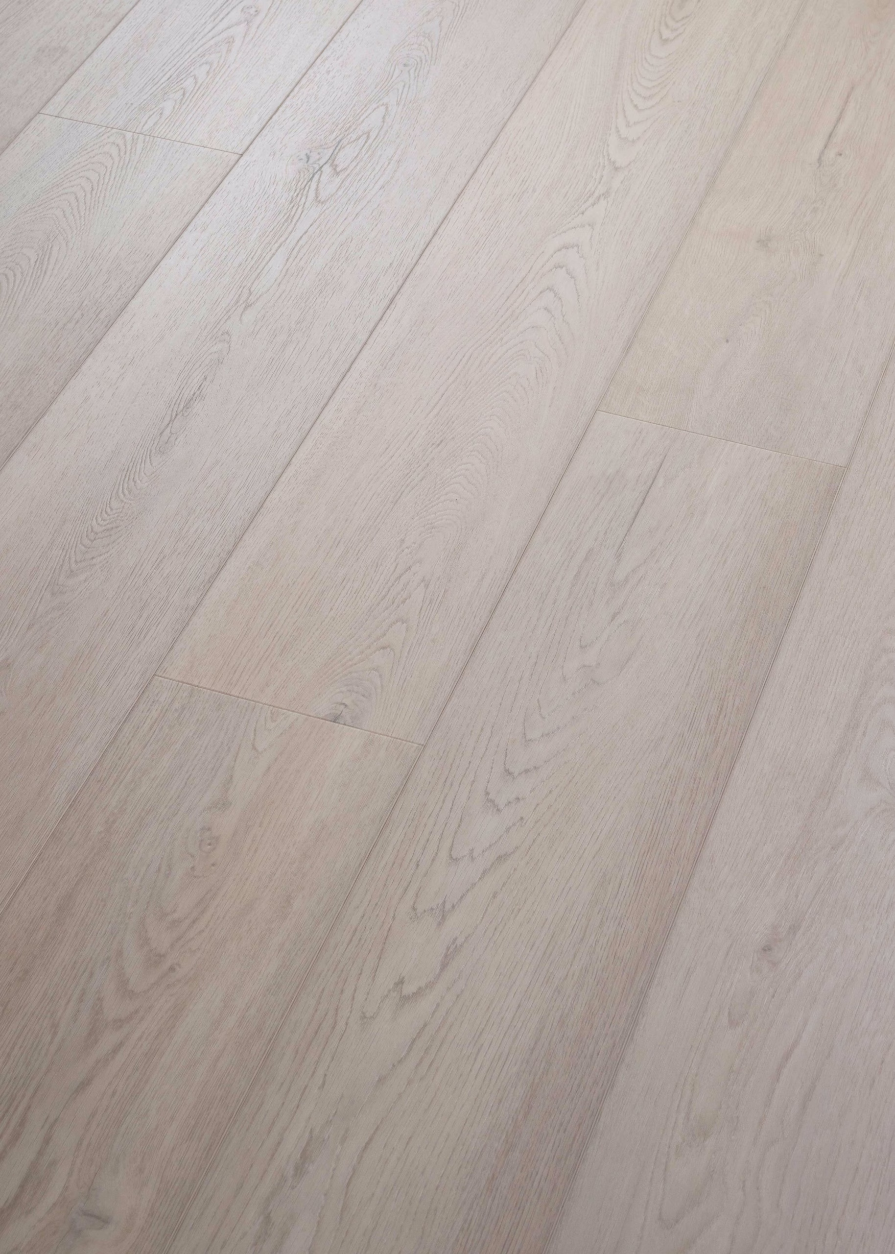 COREtec Kantara XL-END 2515 – Holzmaserung und Dielenfugen in der Schrägansicht
